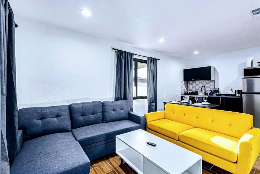 Phoenix Retreat - 1 Bedroom King Suite With 2 Smart Tvs - 10 Min From Airp - Unit B Buitenkant foto